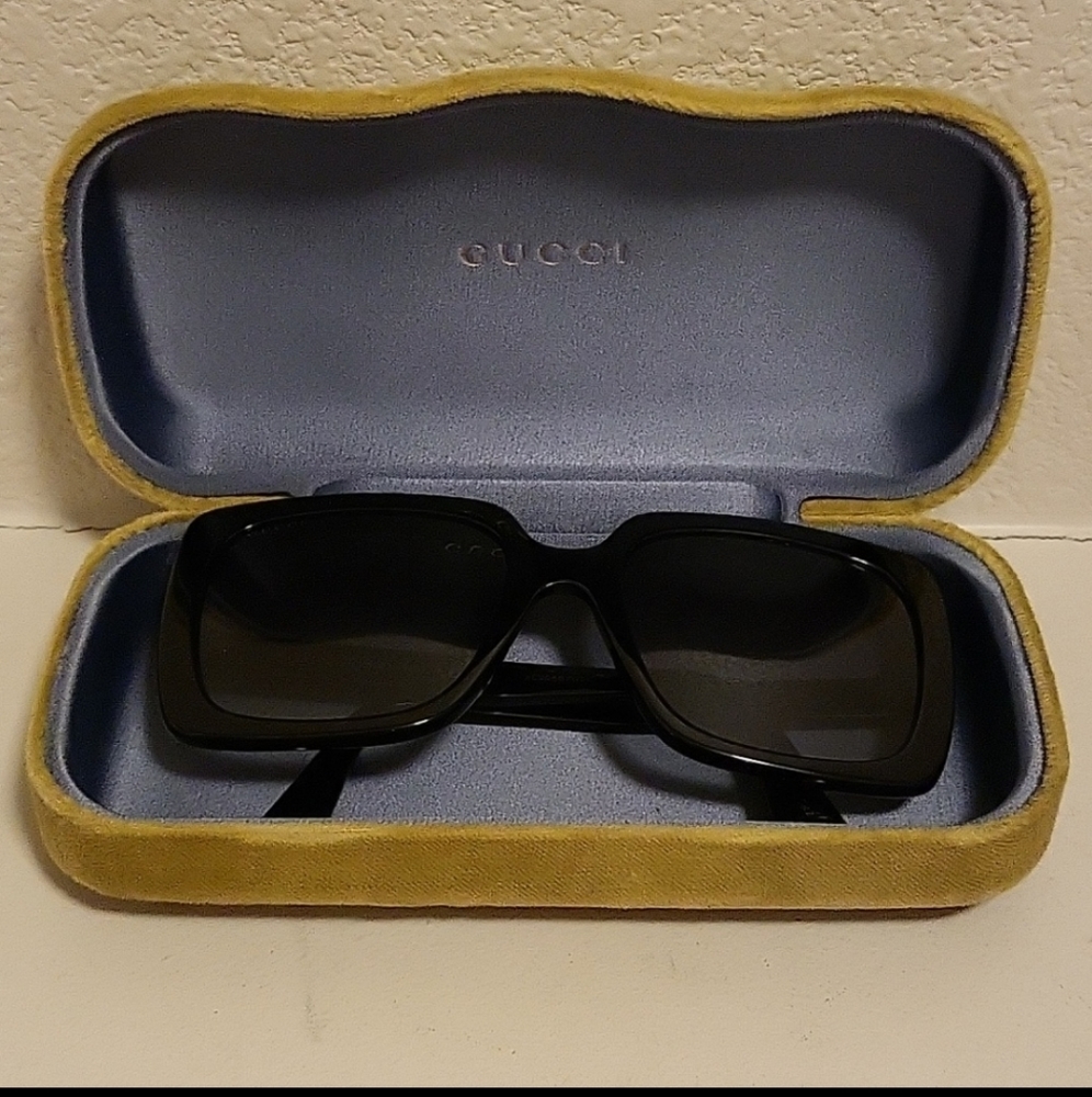 GUCCI sunglasses 👓 - Picture 9 of 9